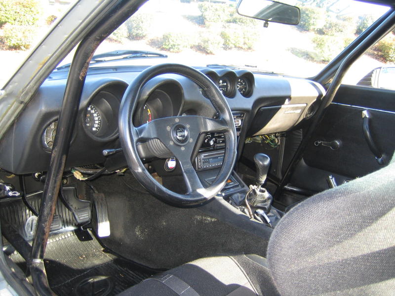 240z interior 800px.jpg